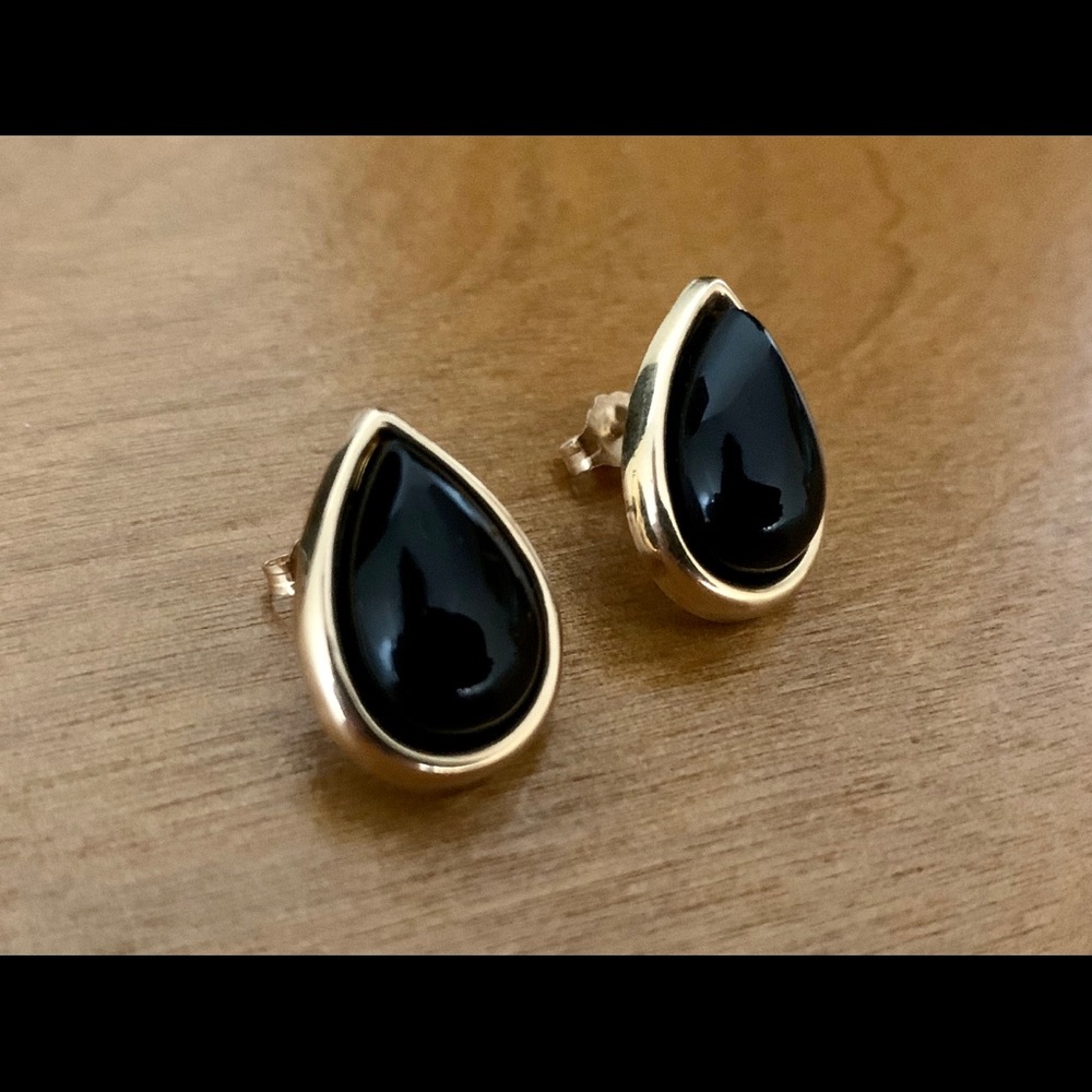 14kt gold and onyx cabochon teardrop earrings